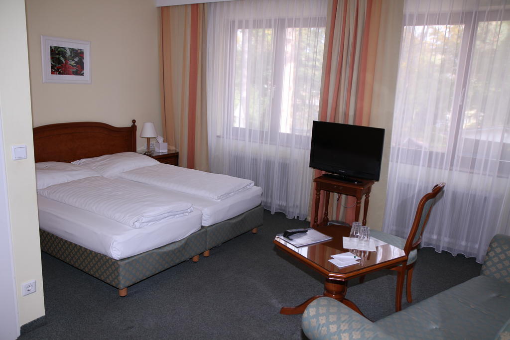 Seminarhotel Springer Schloessl Vienna Room photo